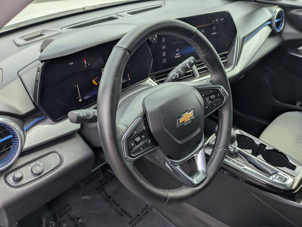 Thumbnail: 2025 Chevrolet Trax - 18