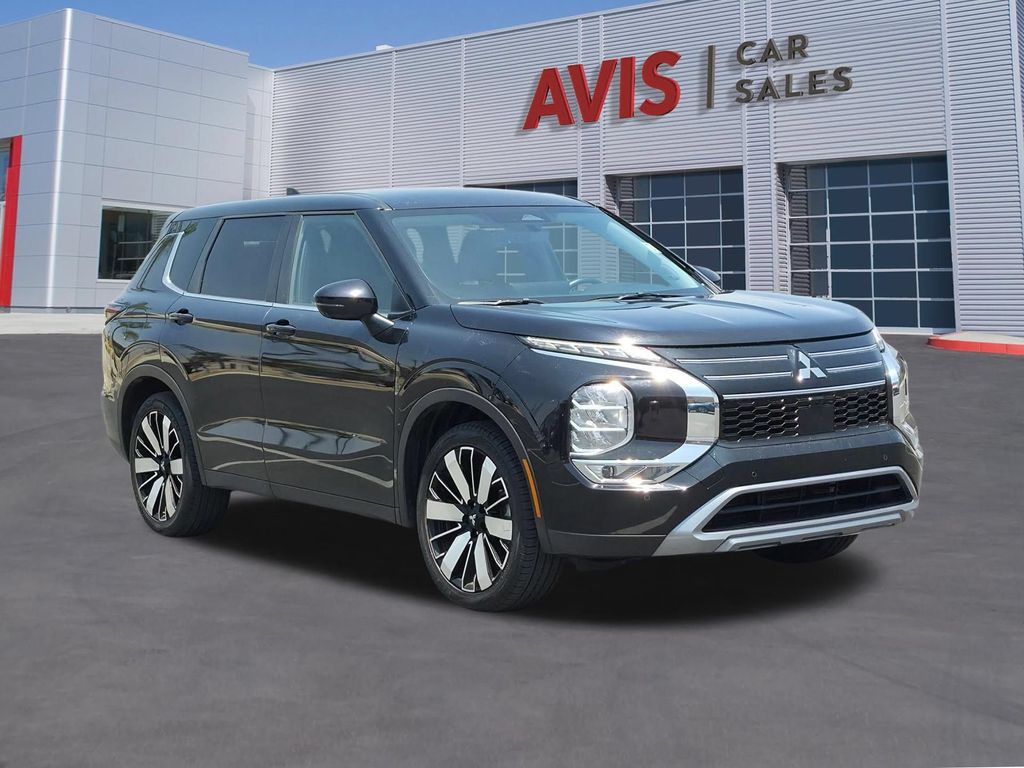 Thumbnail: 2025 Mitsubishi Outlander - 3
