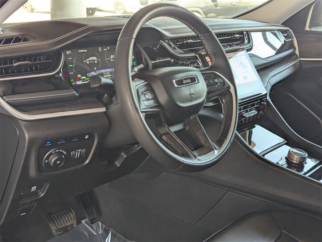 Thumbnail: 2023 Jeep Grand Cherokee - 15