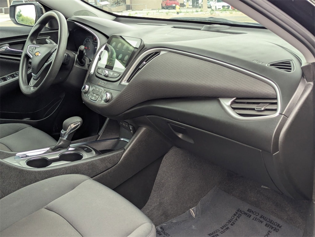 2023 Chevrolet Malibu LT 32