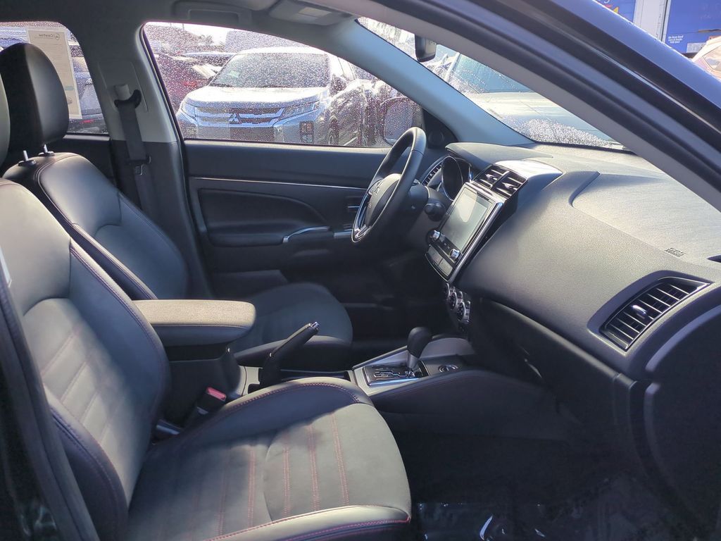 Thumbnail: 2025 Mitsubishi Outlander Sport - 30