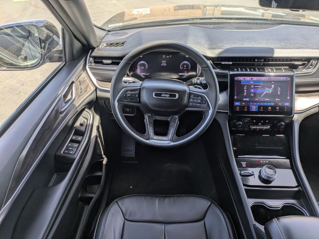 Thumbnail: 2024 Jeep Grand Cherokee L - 30
