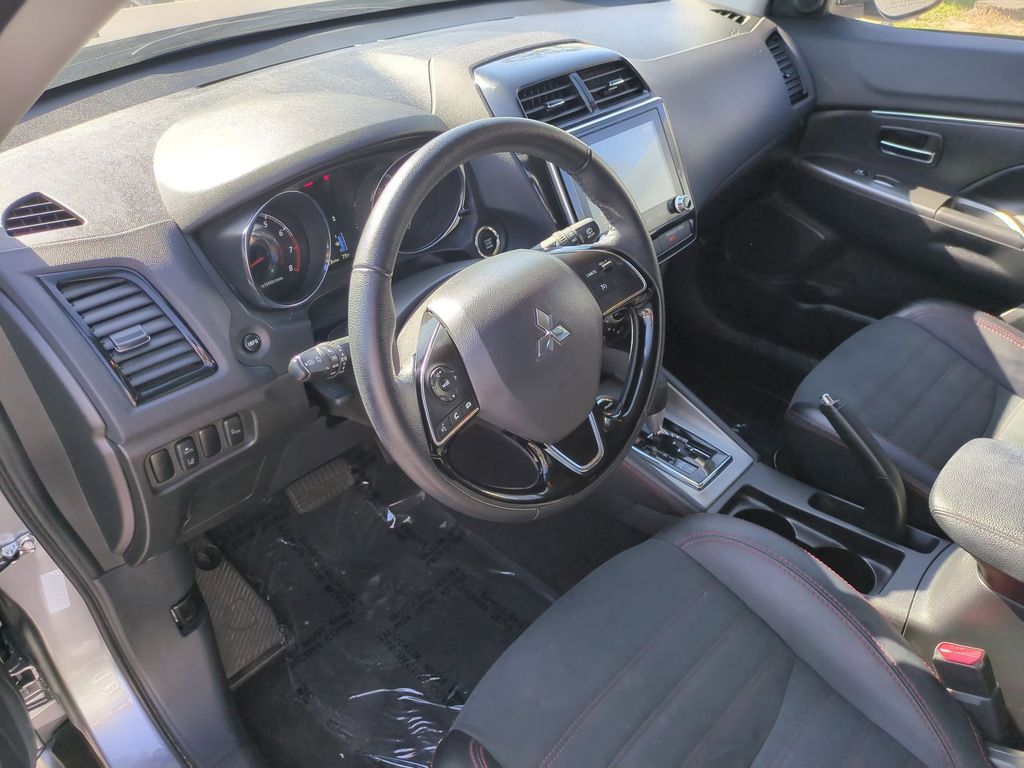 Thumbnail: 2025 Mitsubishi Outlander Sport - 14