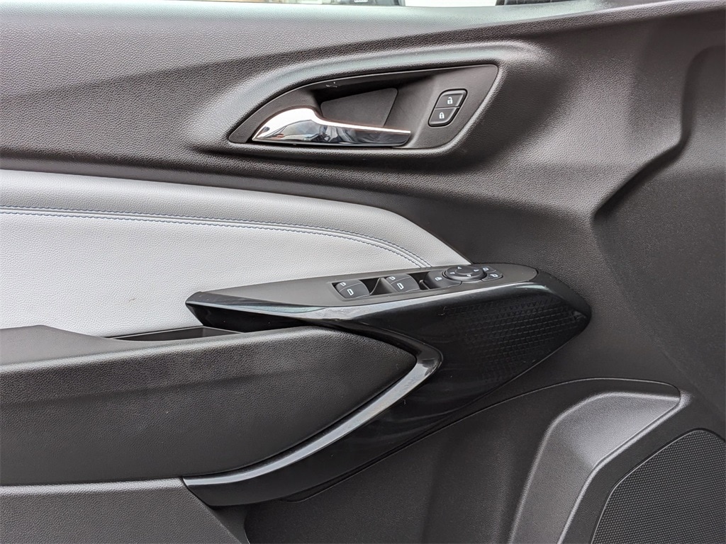 Thumbnail: 2025 Chevrolet Trax - 13