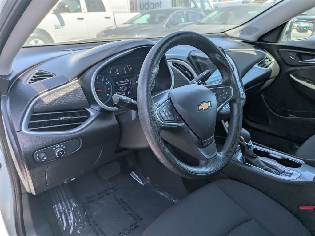 Thumbnail: 2023 Chevrolet Malibu - 15