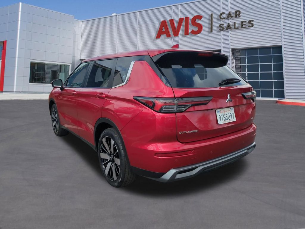Thumbnail: 2025 Mitsubishi Outlander - 9