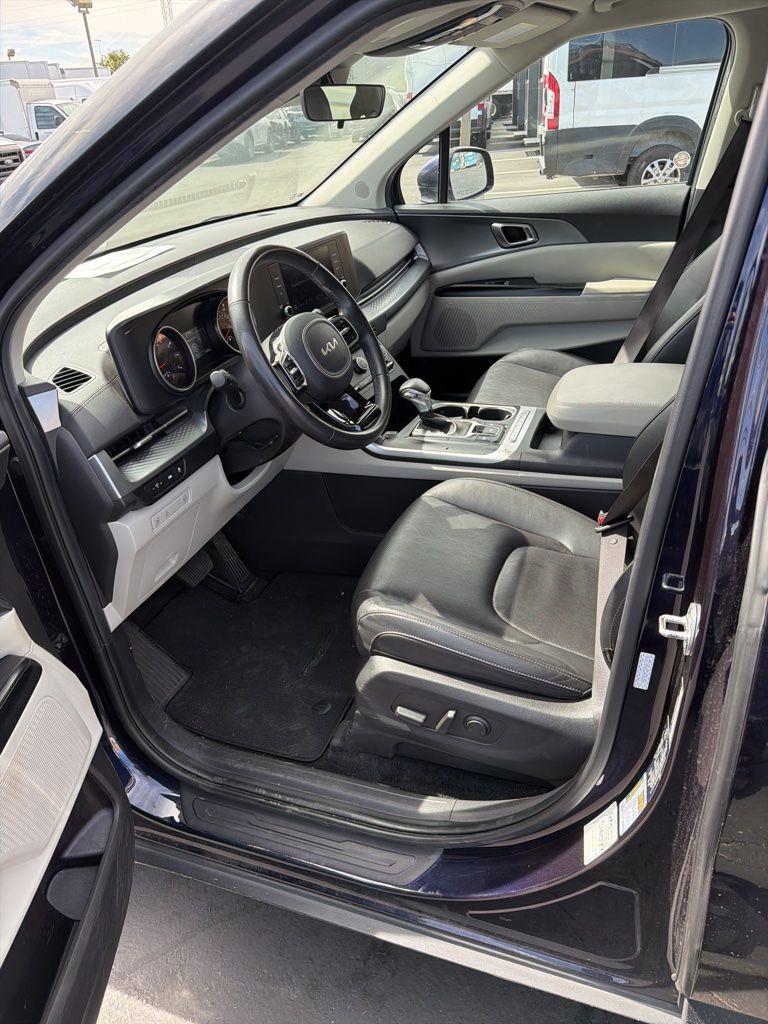 Thumbnail: 2024 Kia Carnival - 9