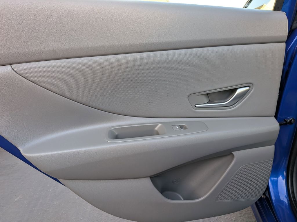 Thumbnail: 2025 Hyundai Elantra - 25