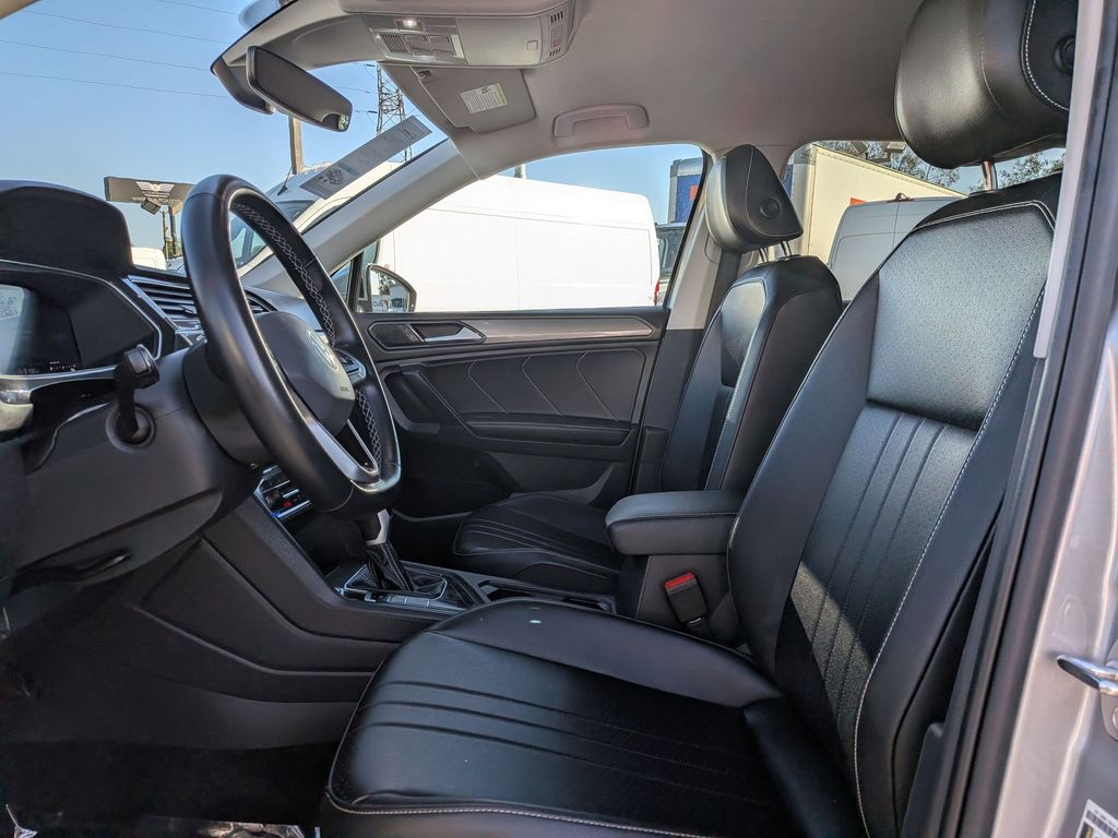 Thumbnail: 2024 Volkswagen Tiguan - 15