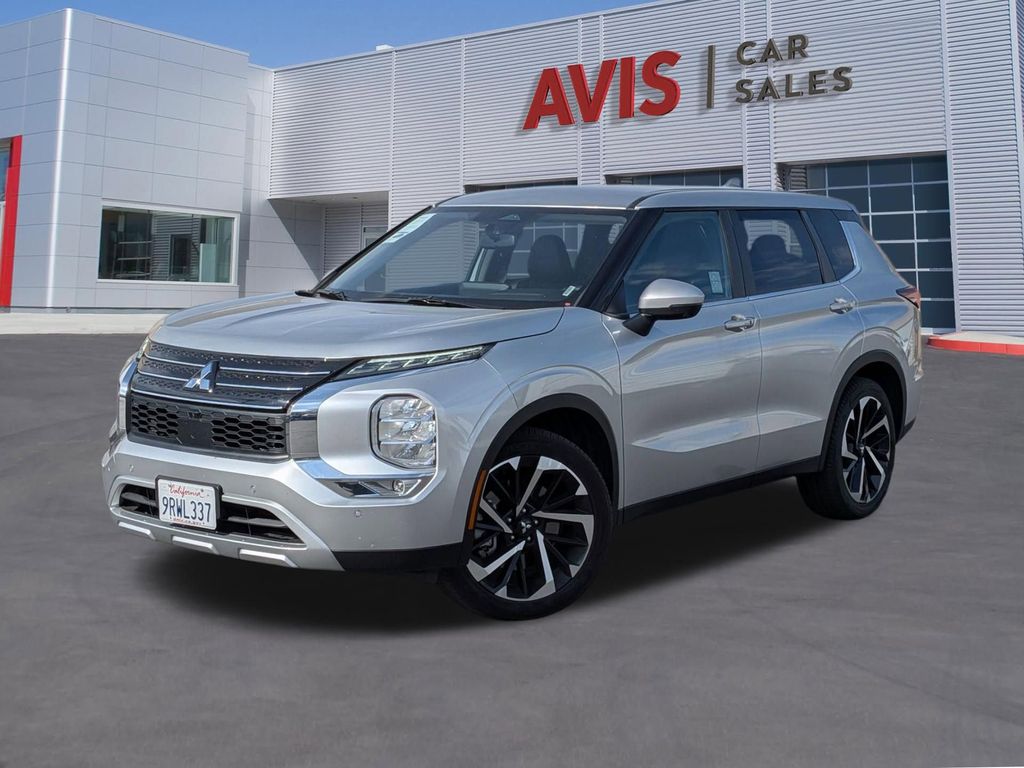 Thumbnail: 2024 Mitsubishi Outlander - 1
