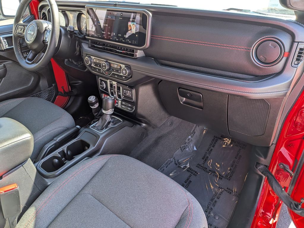 Thumbnail: 2025 Jeep Wrangler - 32