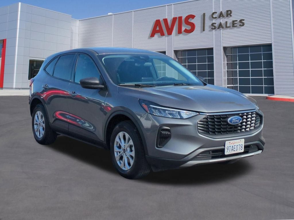 Thumbnail: 2025 Ford Escape - 3