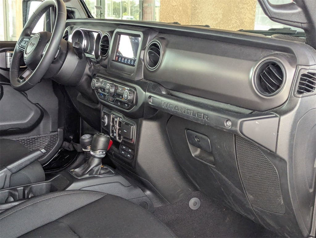 Thumbnail: 2023 Jeep Wrangler - 32