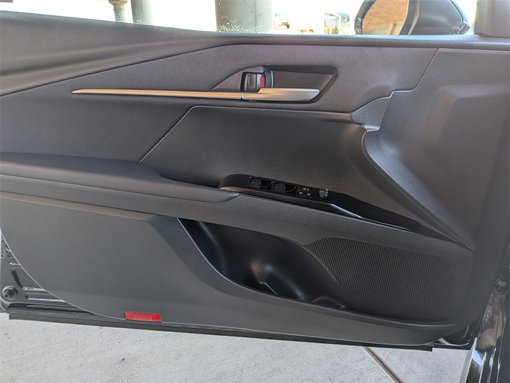 Thumbnail: 2025 Toyota Camry - 11