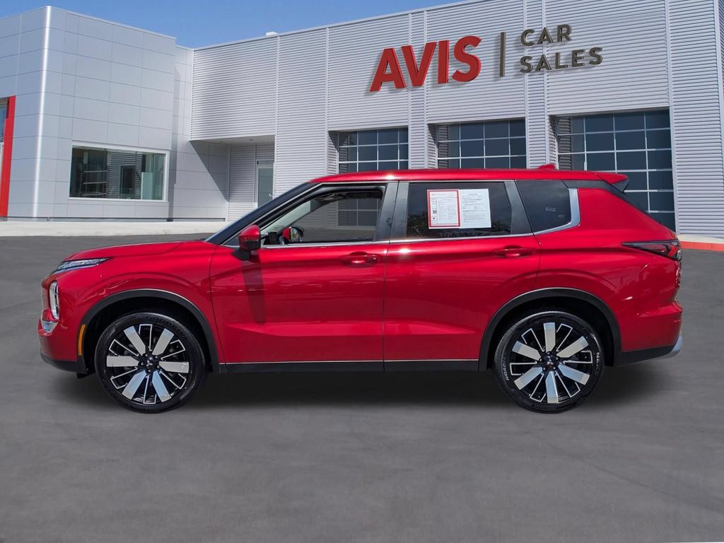 Thumbnail: 2025 Mitsubishi Outlander - 10