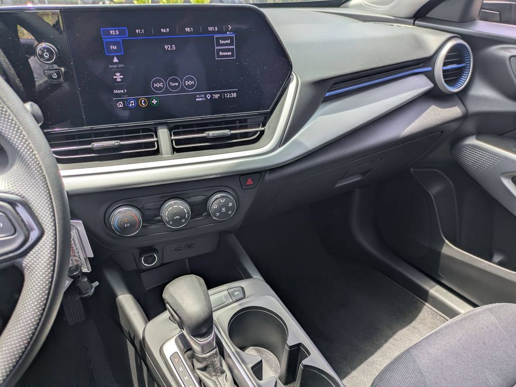 2025 Chevrolet Trax LS - Photo 20