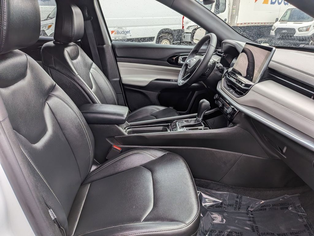 Thumbnail: 2025 Jeep Compass - 30