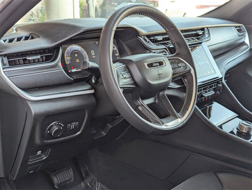 Thumbnail: 2024 Jeep Grand Cherokee - 12