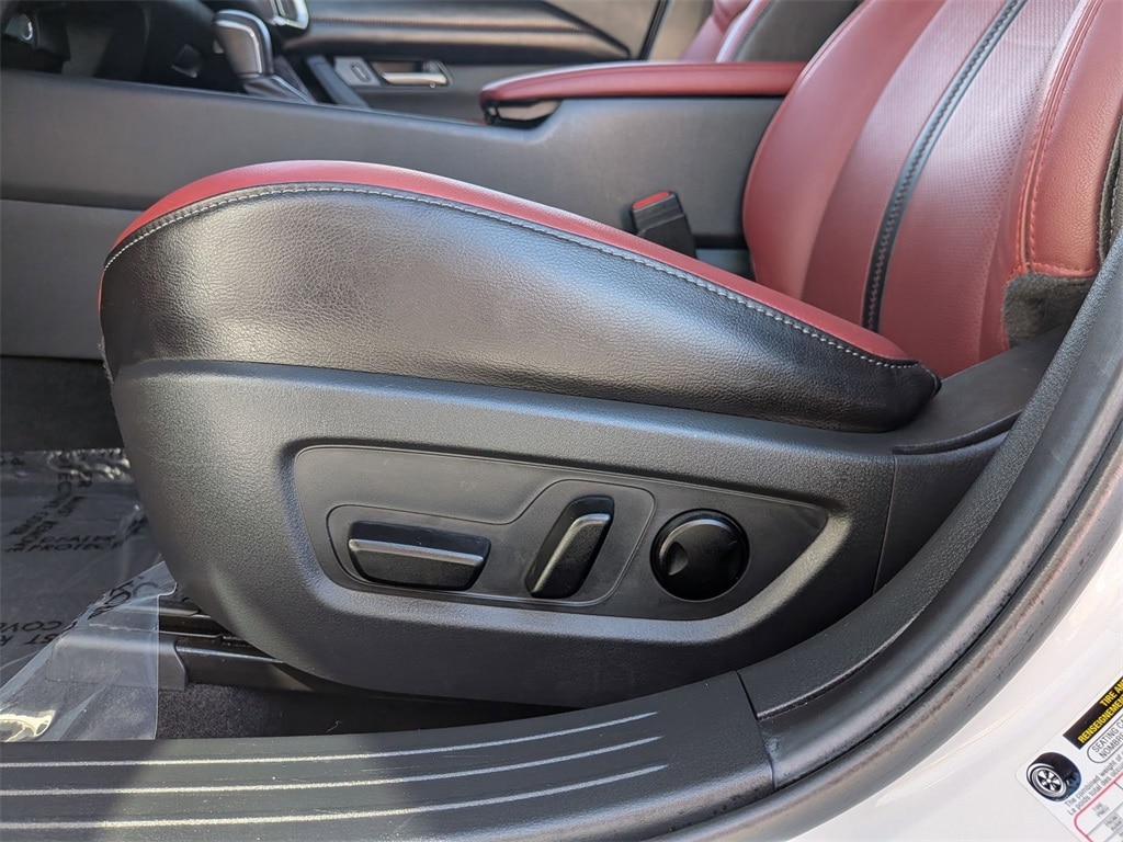 Thumbnail: 2025 Mazda CX-50 - 16