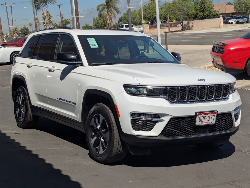 Thumbnail: 2023 Jeep Grand Cherokee - 3