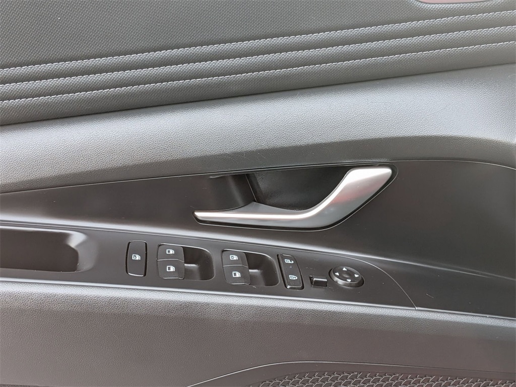 Thumbnail: 2025 Hyundai Elantra - 13