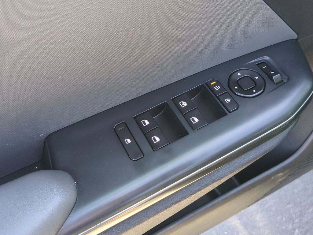 Thumbnail: 2025 Kia K4 - 13