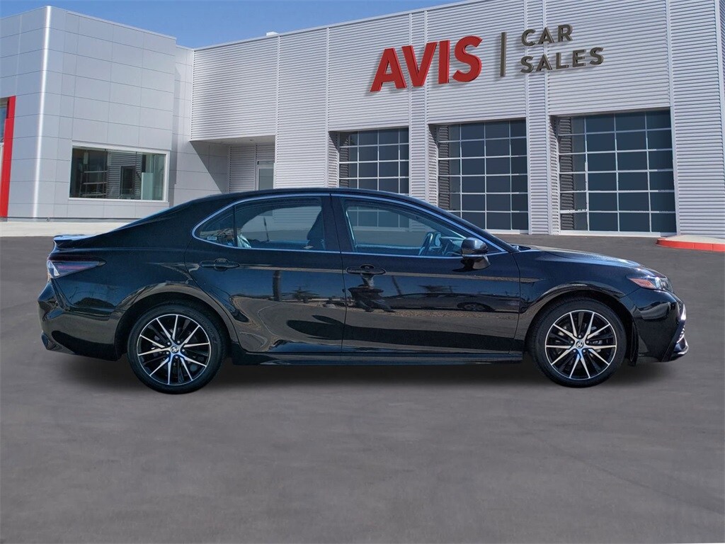 2024 Toyota Camry SE photo 4