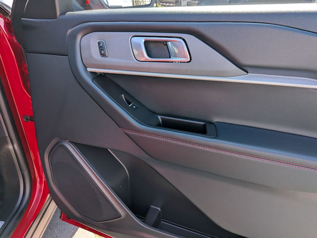 Thumbnail: 2025 Ford Explorer - 32