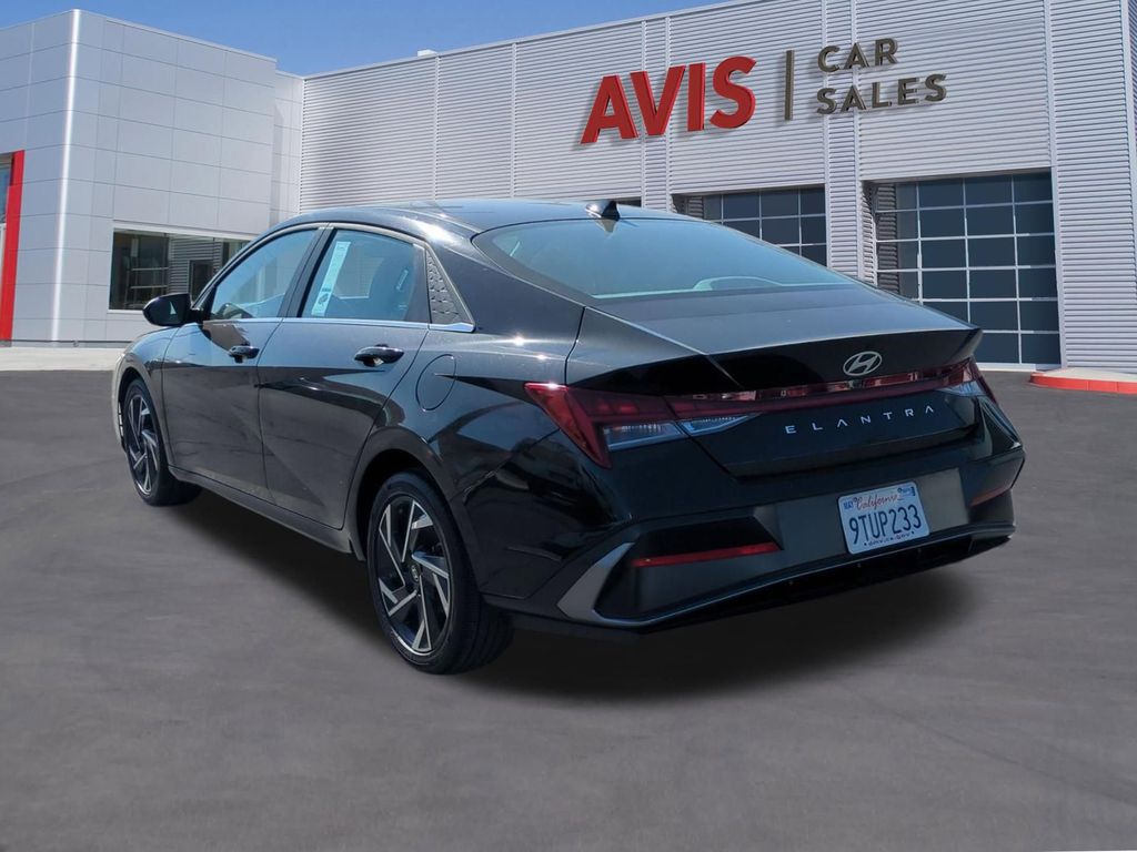 Thumbnail: 2025 Hyundai Elantra - 9