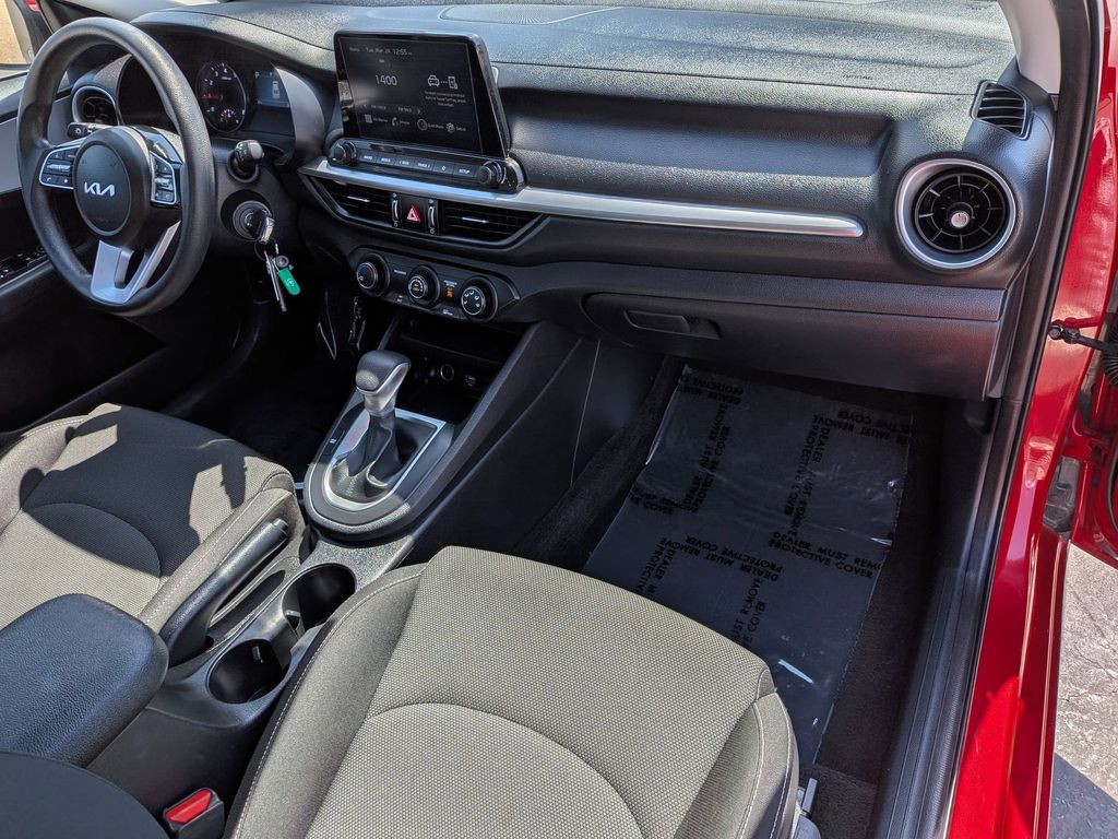 Thumbnail: 2024 Kia Forte - 31