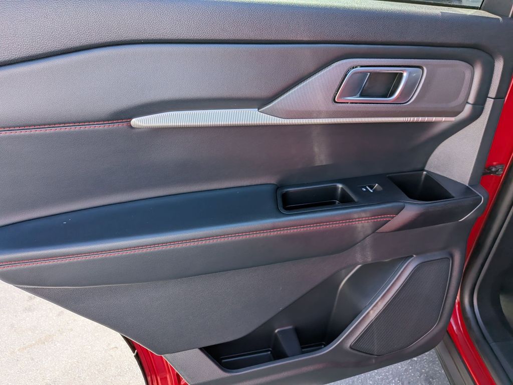 Thumbnail: 2025 Ford Explorer - 25