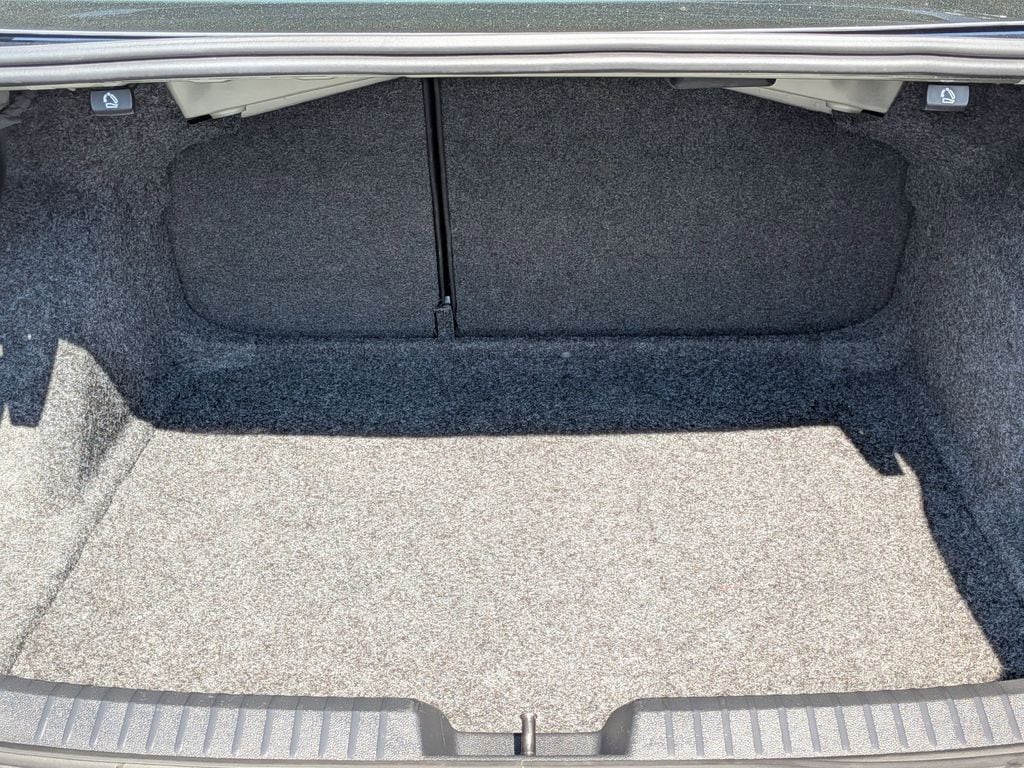 Thumbnail: 2025 Volkswagen Jetta - 28