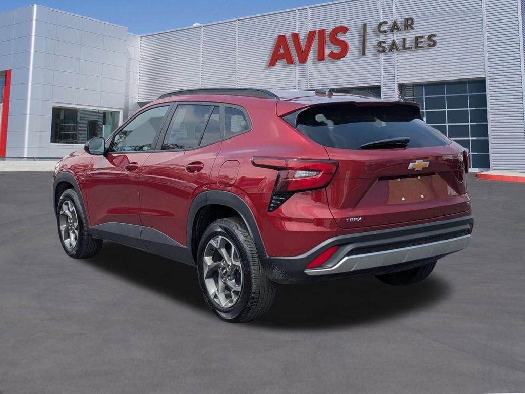 Thumbnail: 2025 Chevrolet Trax - 3