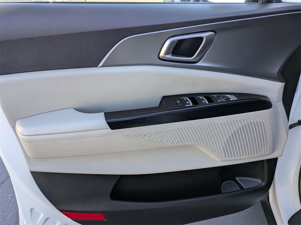 Thumbnail: 2024 Kia Carnival - 11