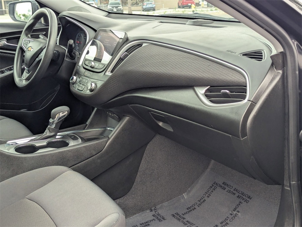 2023 Chevrolet Malibu LT 32