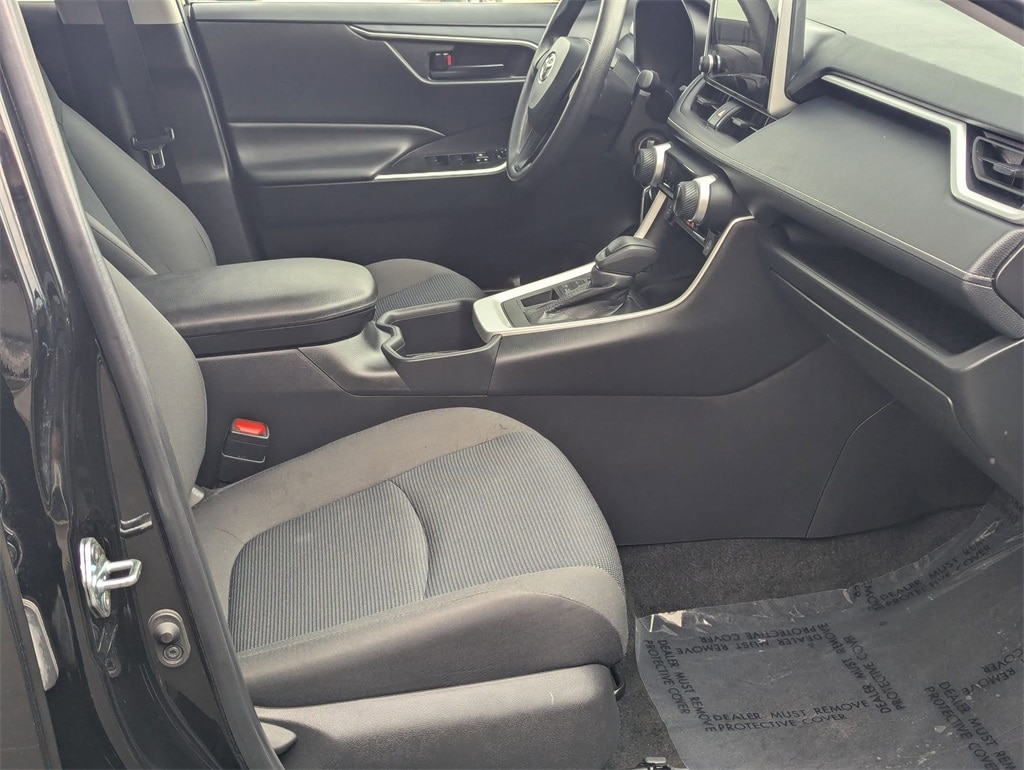 Thumbnail: 2024 Toyota RAV4 - 31