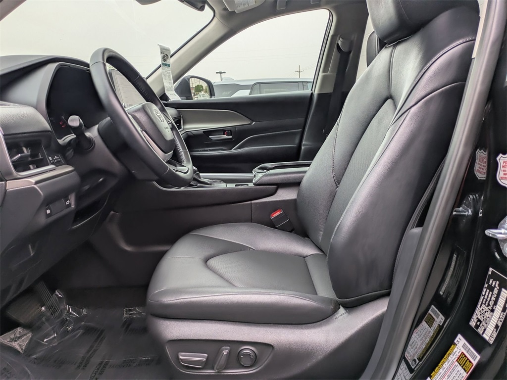 Thumbnail: 2025 Toyota Grand Highlander - 25