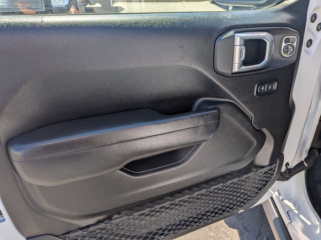 Thumbnail: 2025 Jeep Wrangler - 11