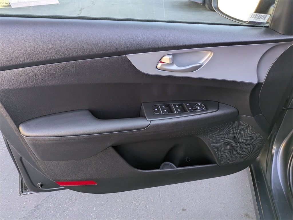 Thumbnail: 2024 Kia Forte - 11