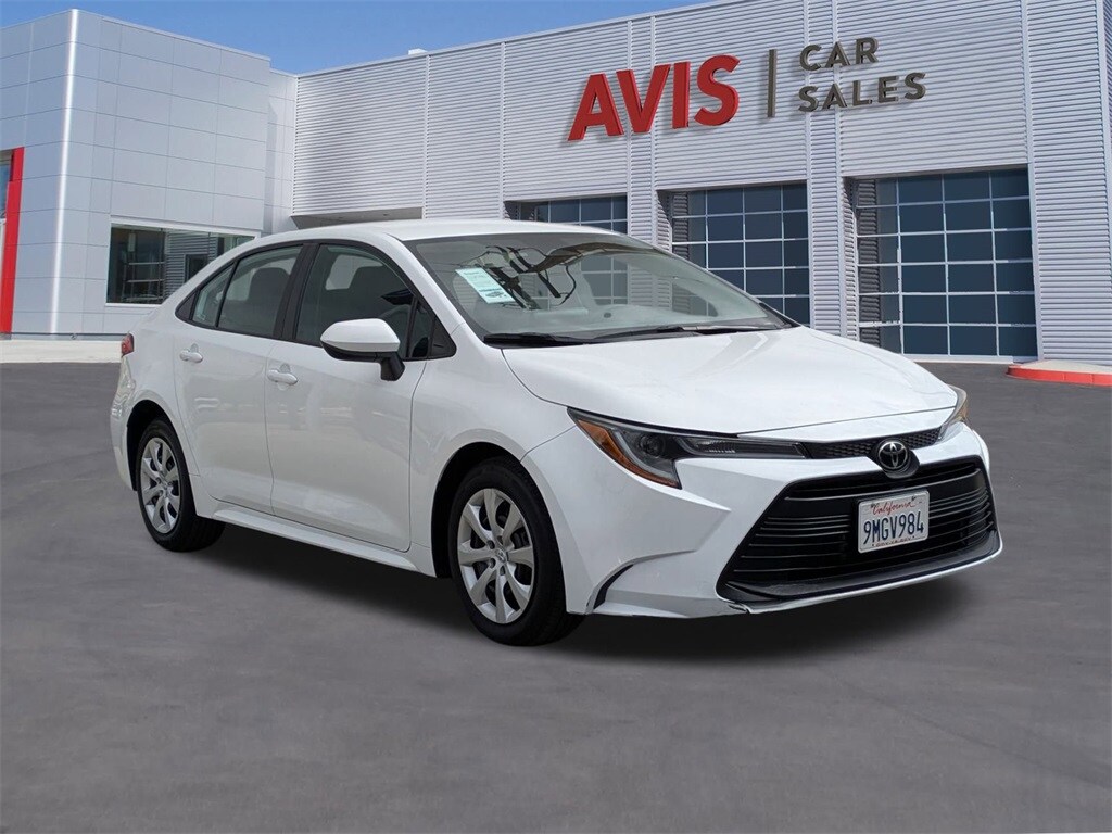 2024 Toyota Corolla LE photo 3