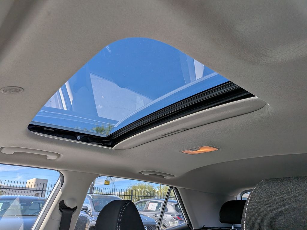 Thumbnail: 2025 Hyundai Venue - 17