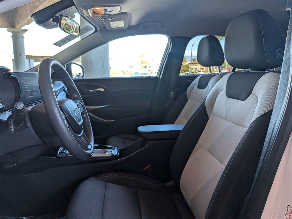 Thumbnail: 2025 Chevrolet Trax - 24