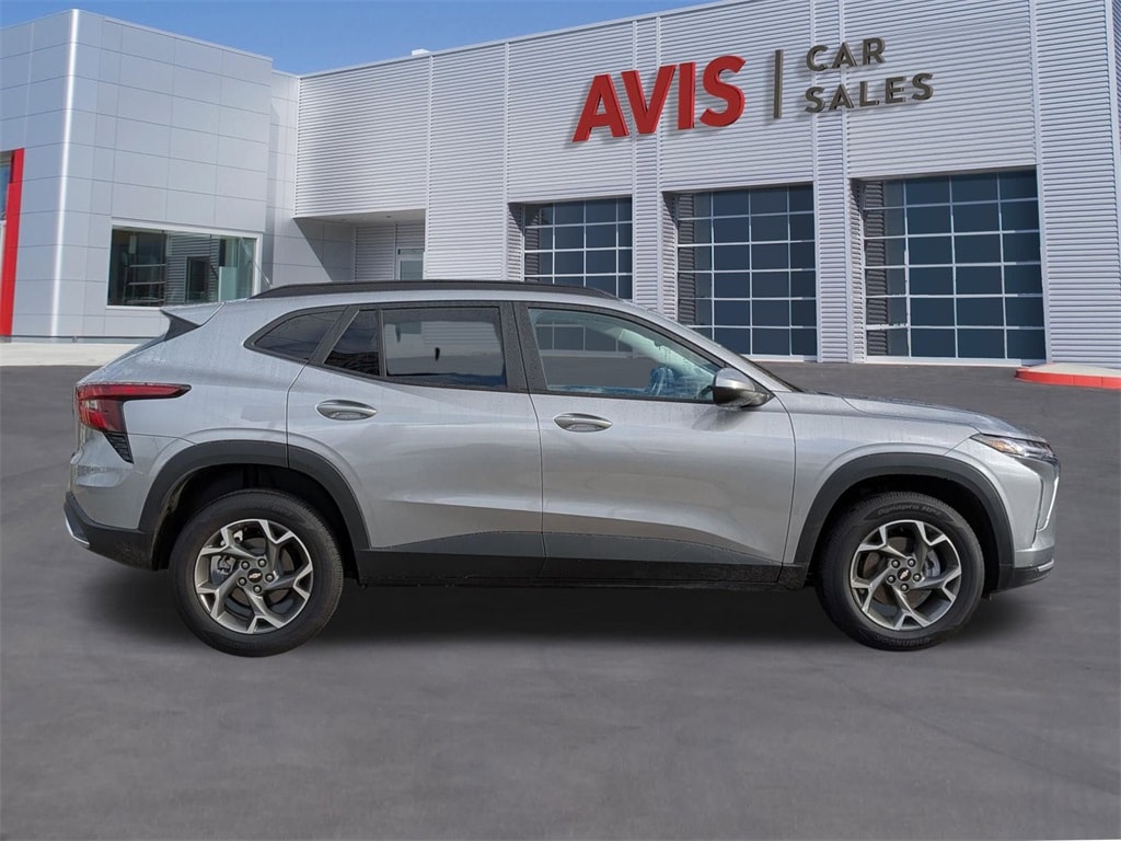 Thumbnail: 2025 Chevrolet Trax - 5