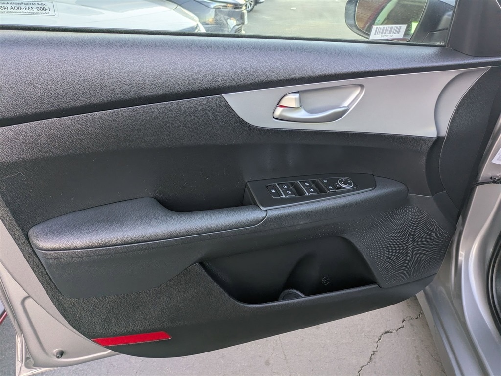 Thumbnail: 2024 Kia Forte - 11