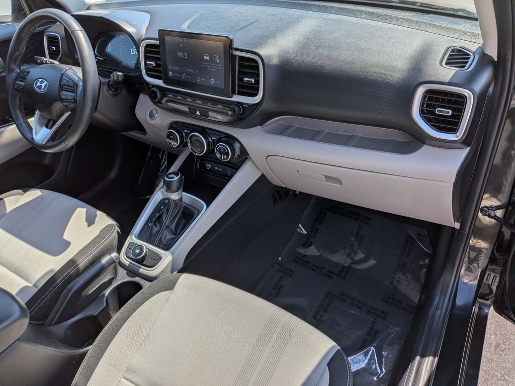 Thumbnail: 2025 Hyundai Venue - 32