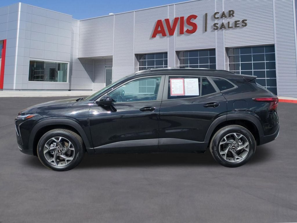 Thumbnail: 2025 Chevrolet Trax - 10