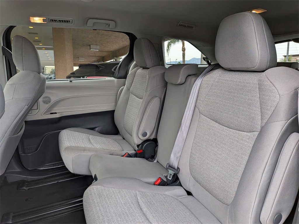 Thumbnail: 2024 Toyota Sienna - 25