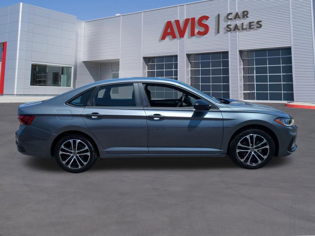 Thumbnail: 2025 Volkswagen Jetta - 5