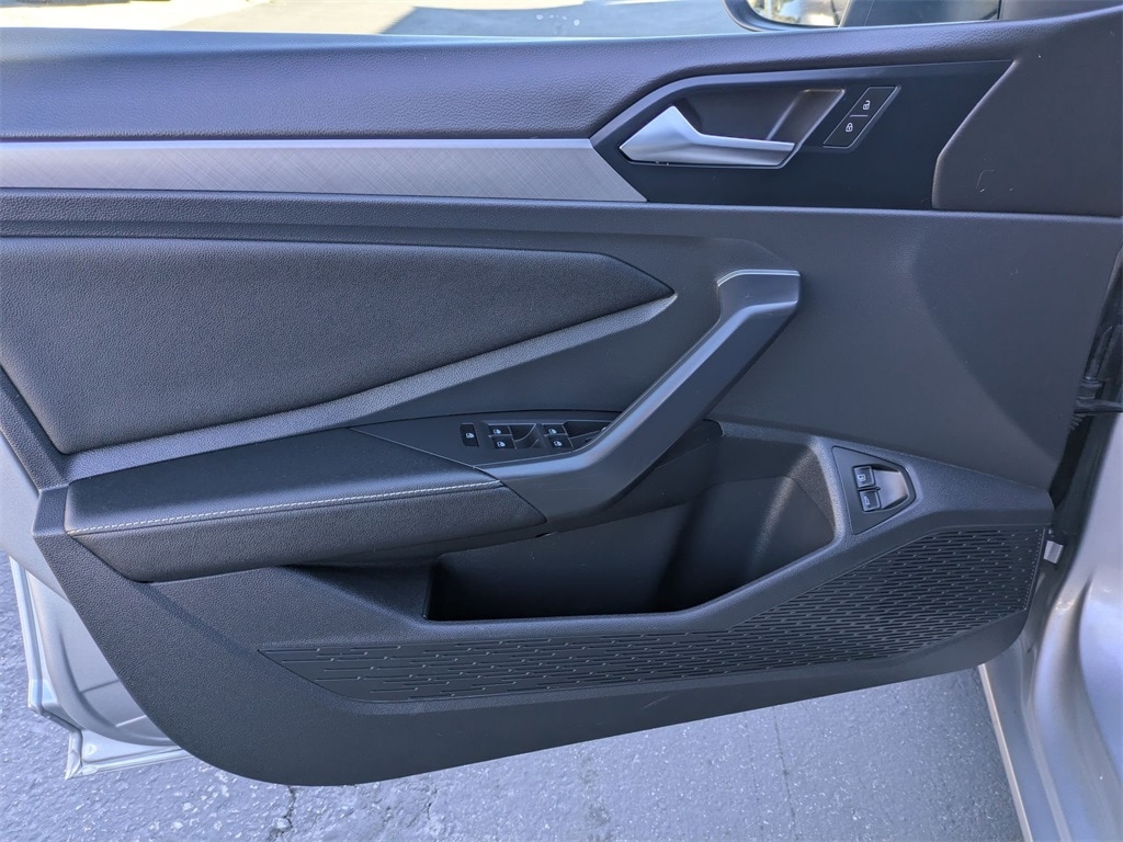 Thumbnail: 2024 Volkswagen Jetta - 11