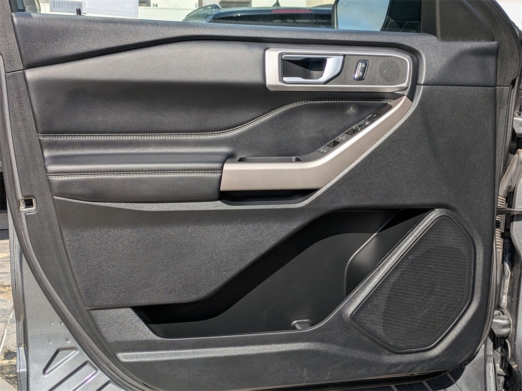 2023 Ford Explorer XLT 11